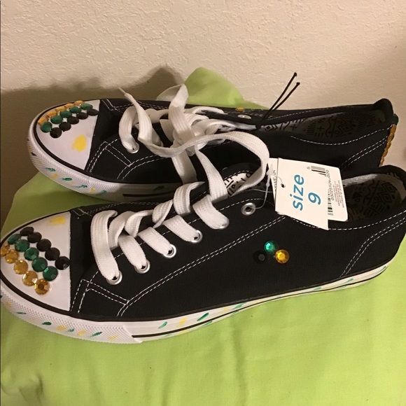 Black Size 9 Convas Sneaker Rhinestone Designs - Picture 2 of 5